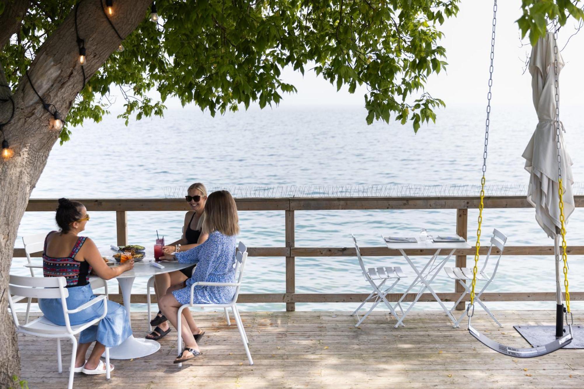 The Lakeside Prince Edward County Wellington Εξωτερικό φωτογραφία
